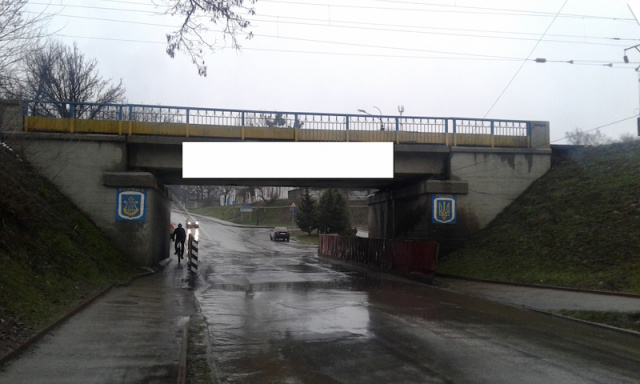 Міст 6x2,  ул. Героев Майдана